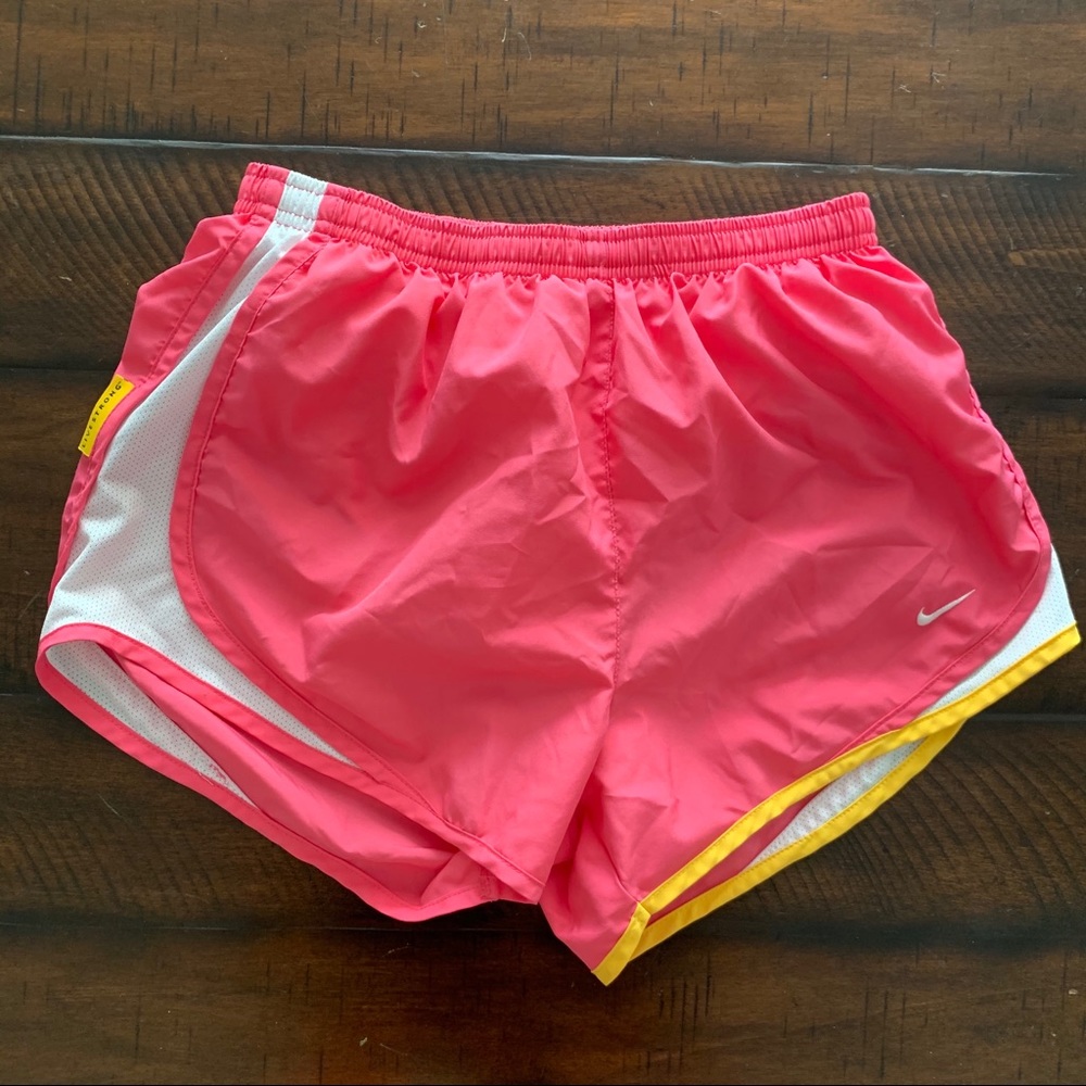 EUC women’s Nike live strong running shorts